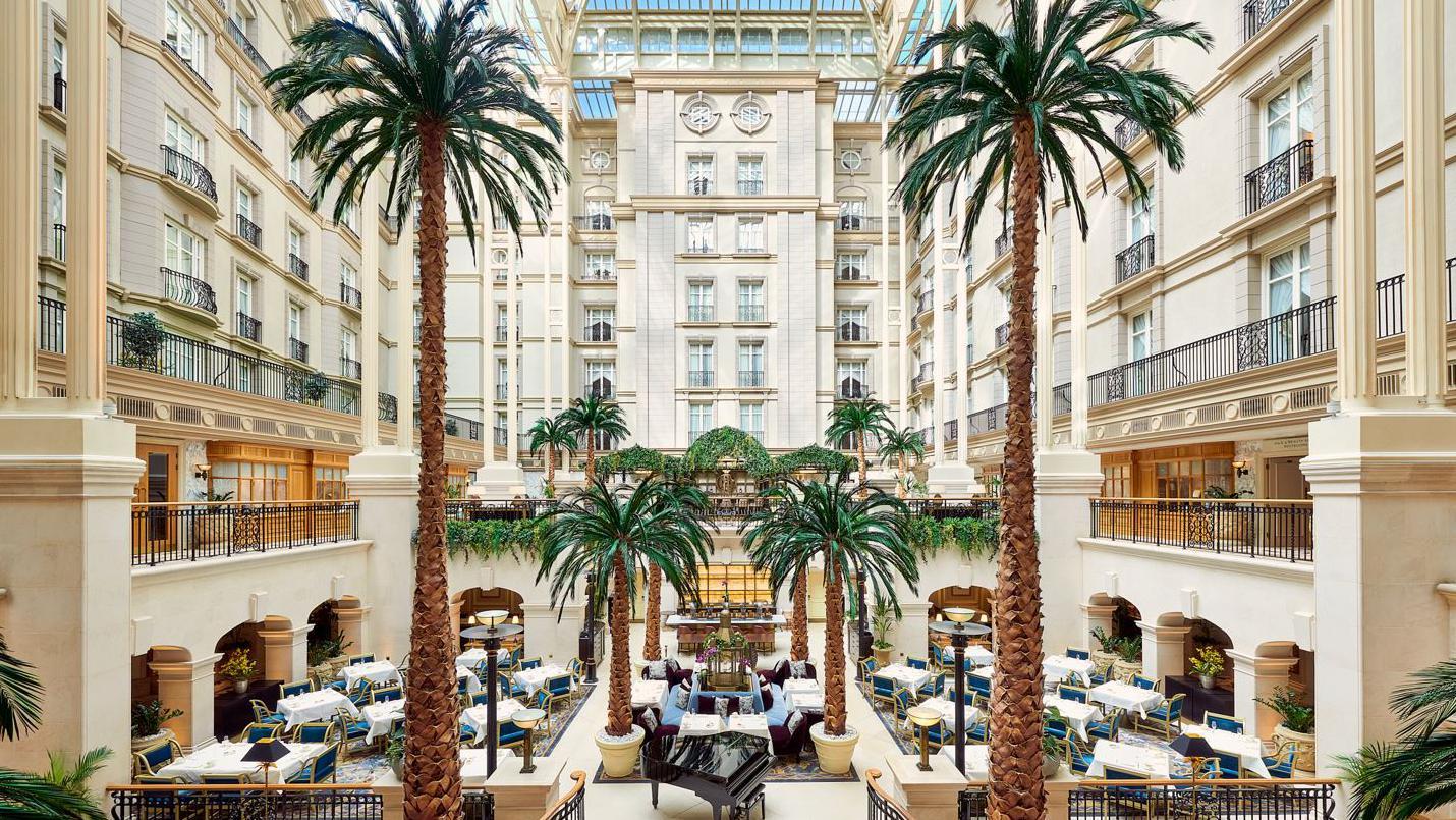 العطلات الحلال: "لا أرغب برؤية أناس شبه عراة في الفنادق التي أقصدها" 20 Landmark Hotel, London
