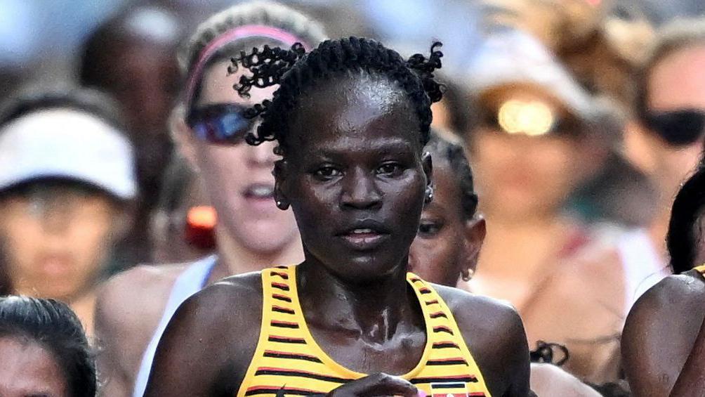 Cheptegei durante una carrera de maratón.