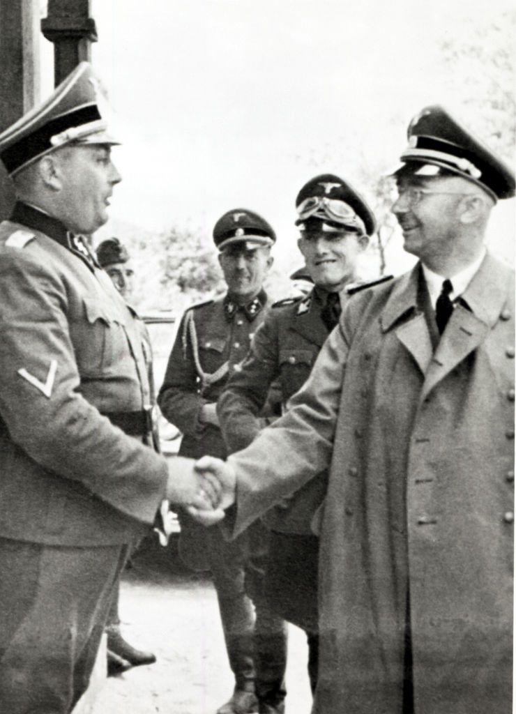 Rudolf Höss recibe a Himmler en Auschwitz