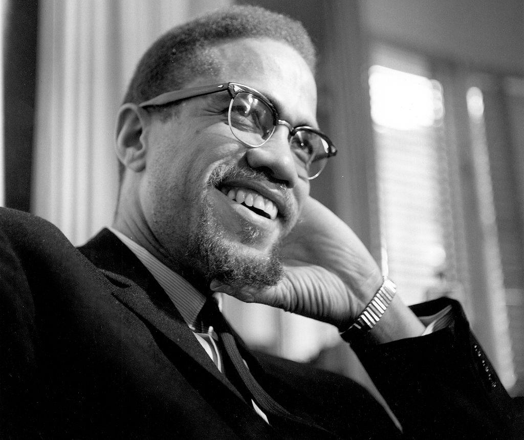 Malcolm X sonriendo