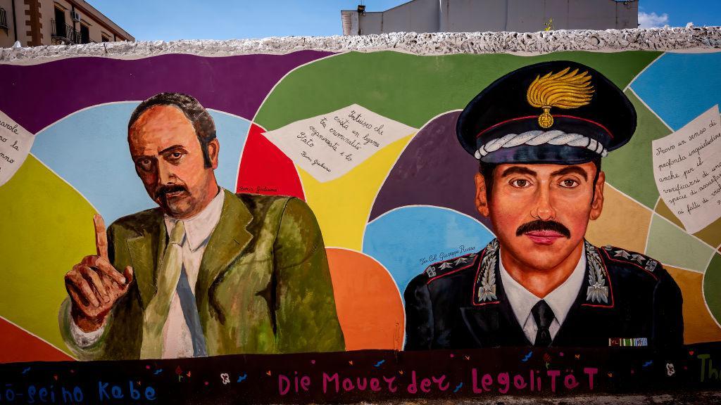 Una pintura del El comisario de policía Boris Giuliano y el teniente coronel de los carabineros Giuseppe Russo asesinados por la mafia