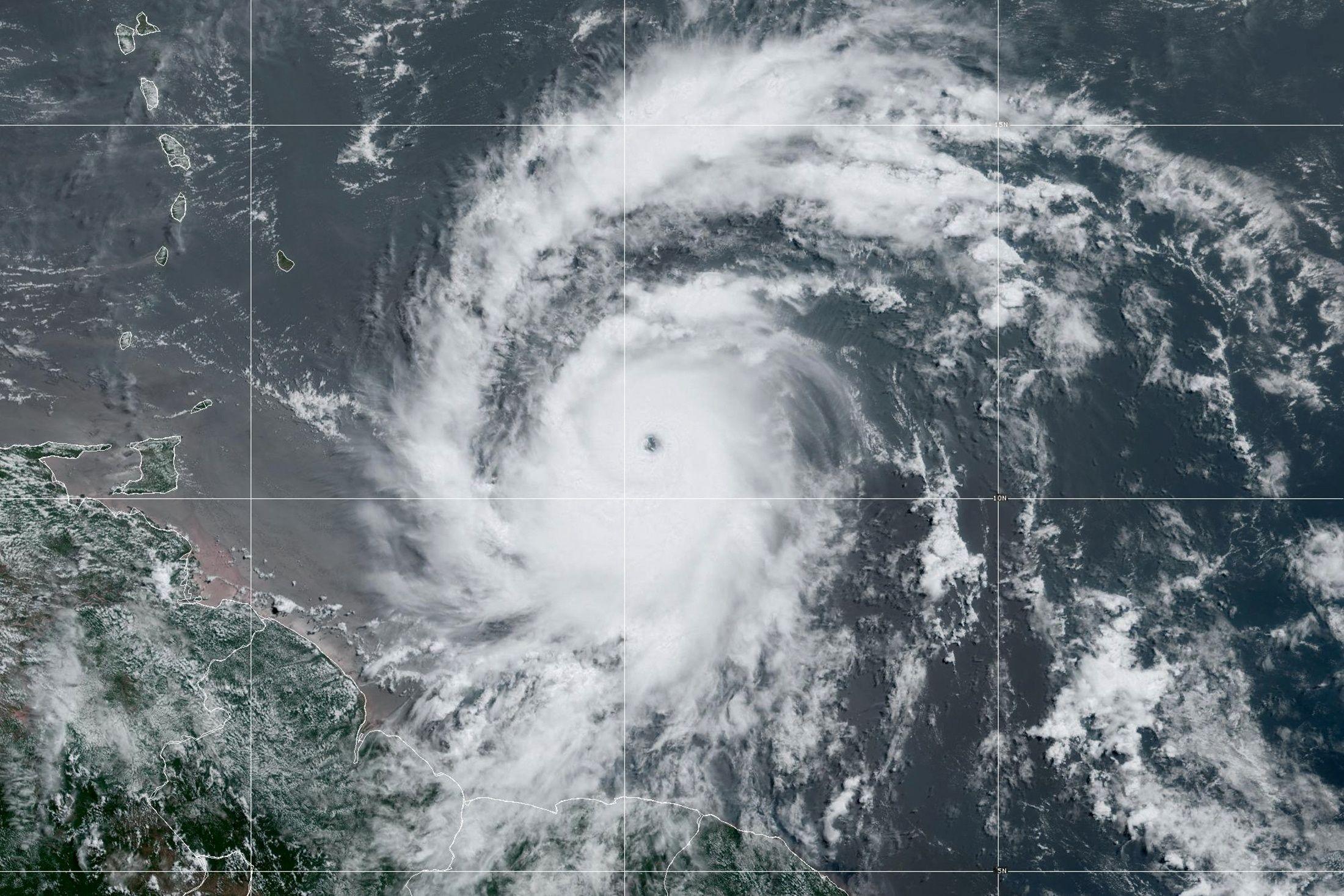 Imagen satelital del huracán Beryl