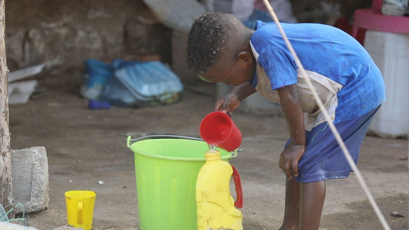 تعاني السودان نقصا حادا في الخدمات الأساسية مثل الكهرباء ومياه الشرب