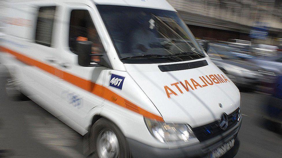 ambulância em movimento