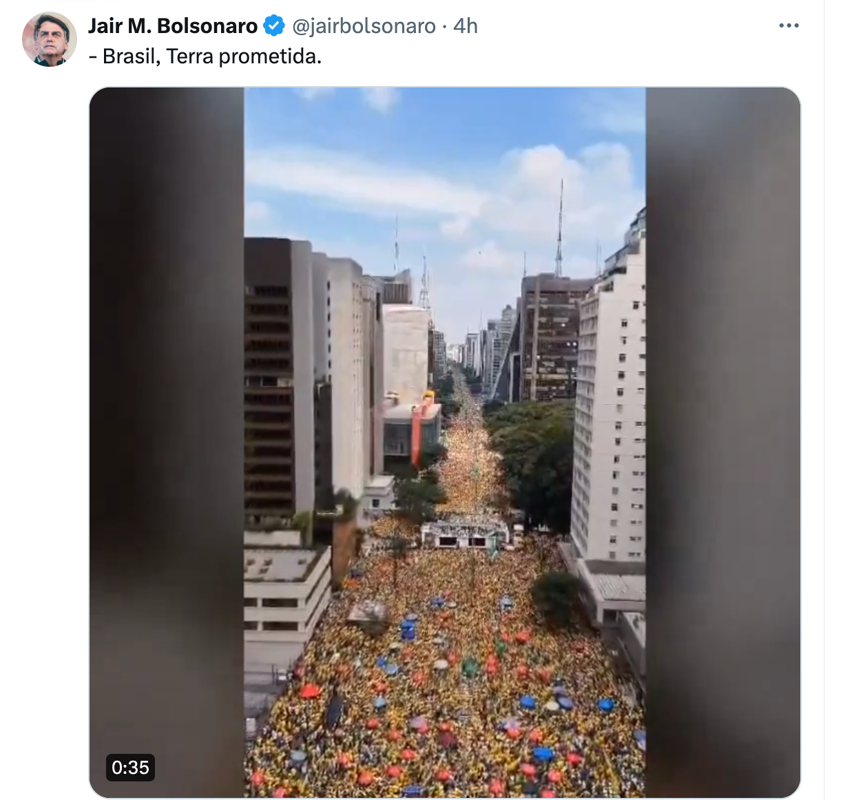 Postagem de Bolsonaro mostra imagem aérea da Avenidade Paulista