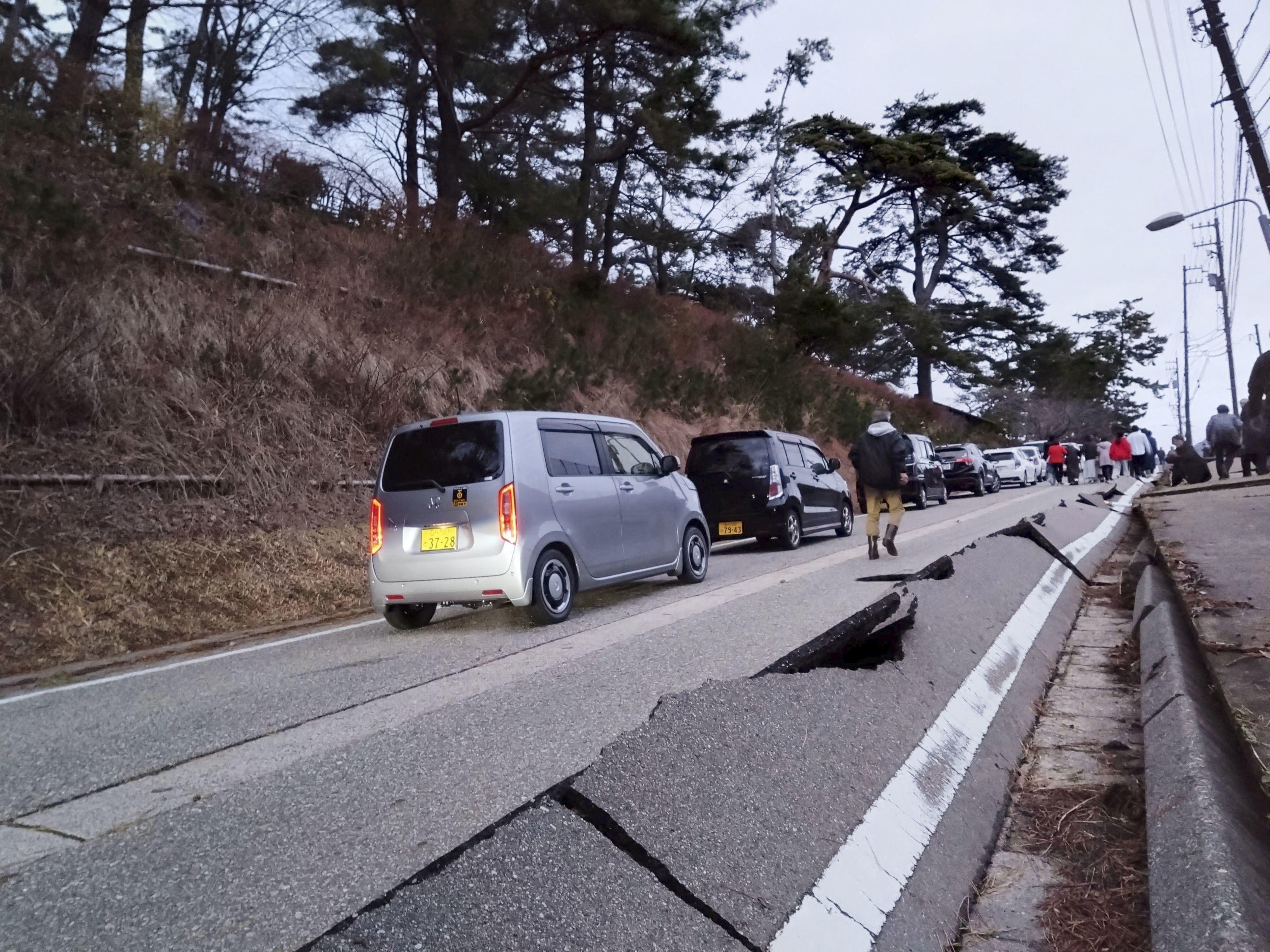 Gempa, tsunami, Jepang 