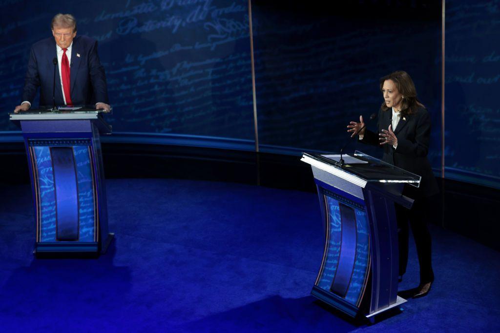 Mantan Presiden AS Donald Trump dan Wakil Presiden AS Kamala Harris berdebat untuk pertama kalinya dalam kampanye pemilihan presiden pada 10 September 2024.