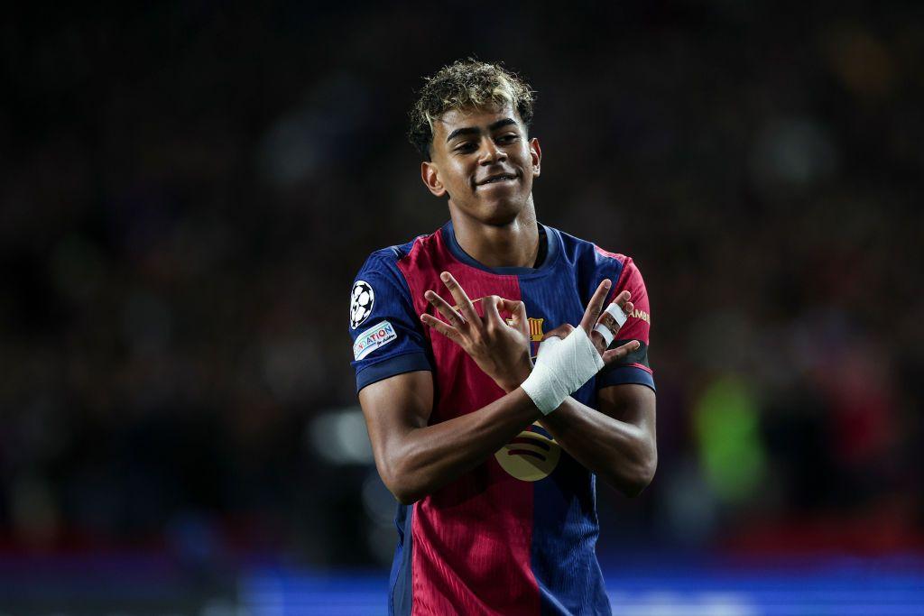 لاعب برشلونة لامين يامال