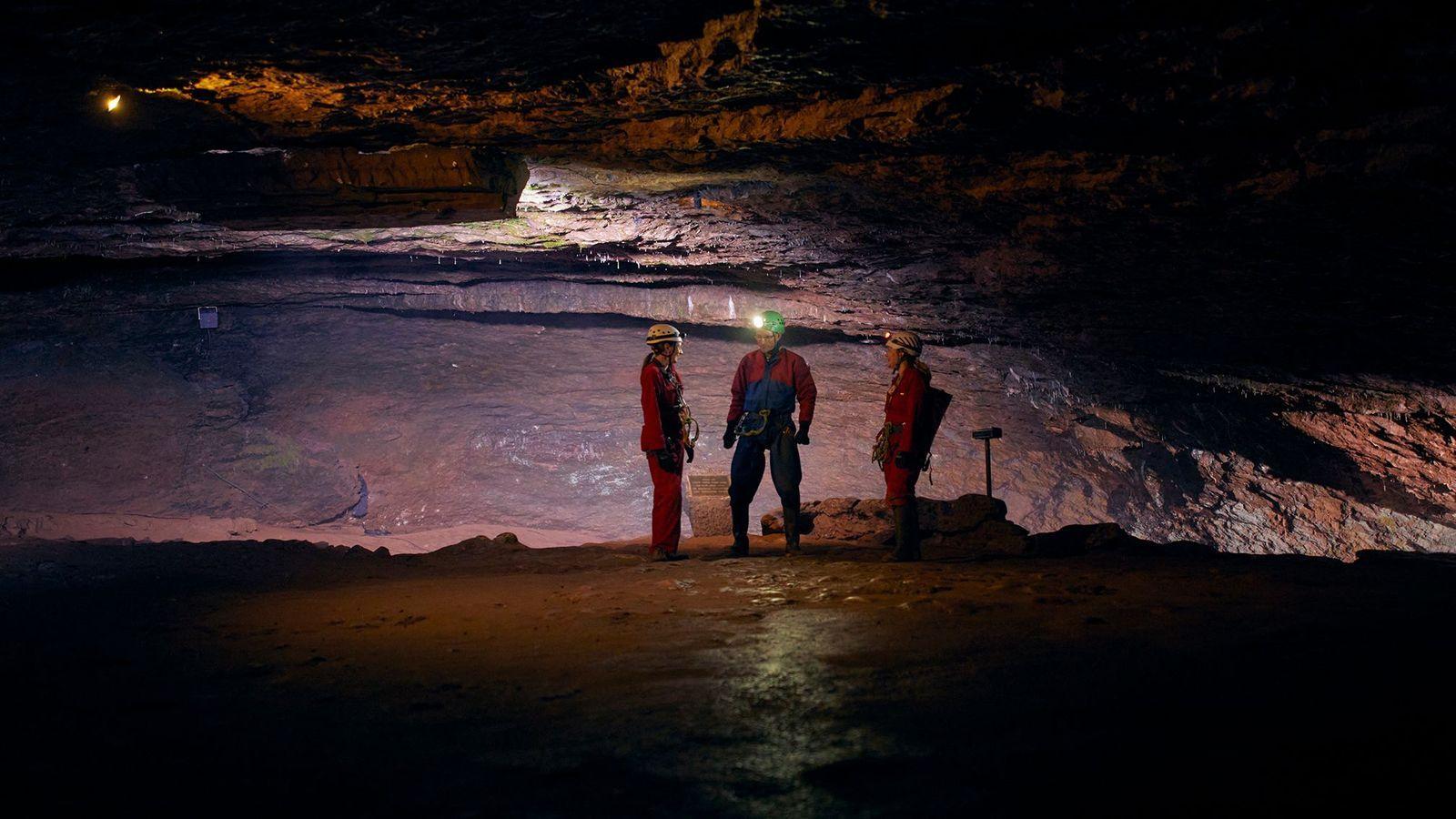 Expedición en una cueva. 