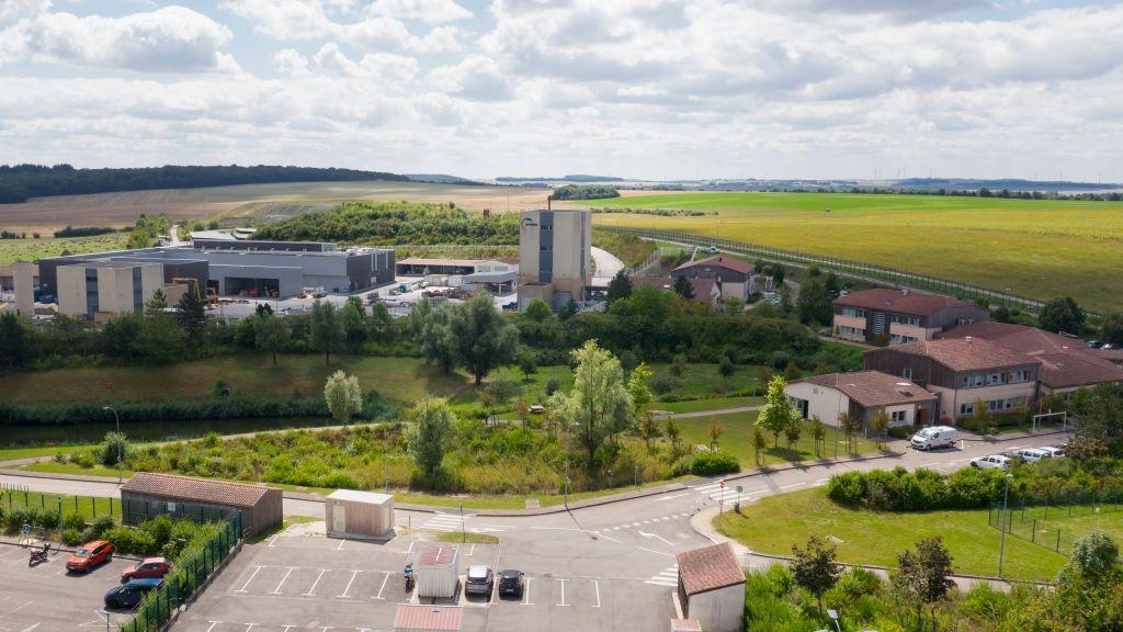 El exterior del sitio de depósito de desechos de Meuse, Francia