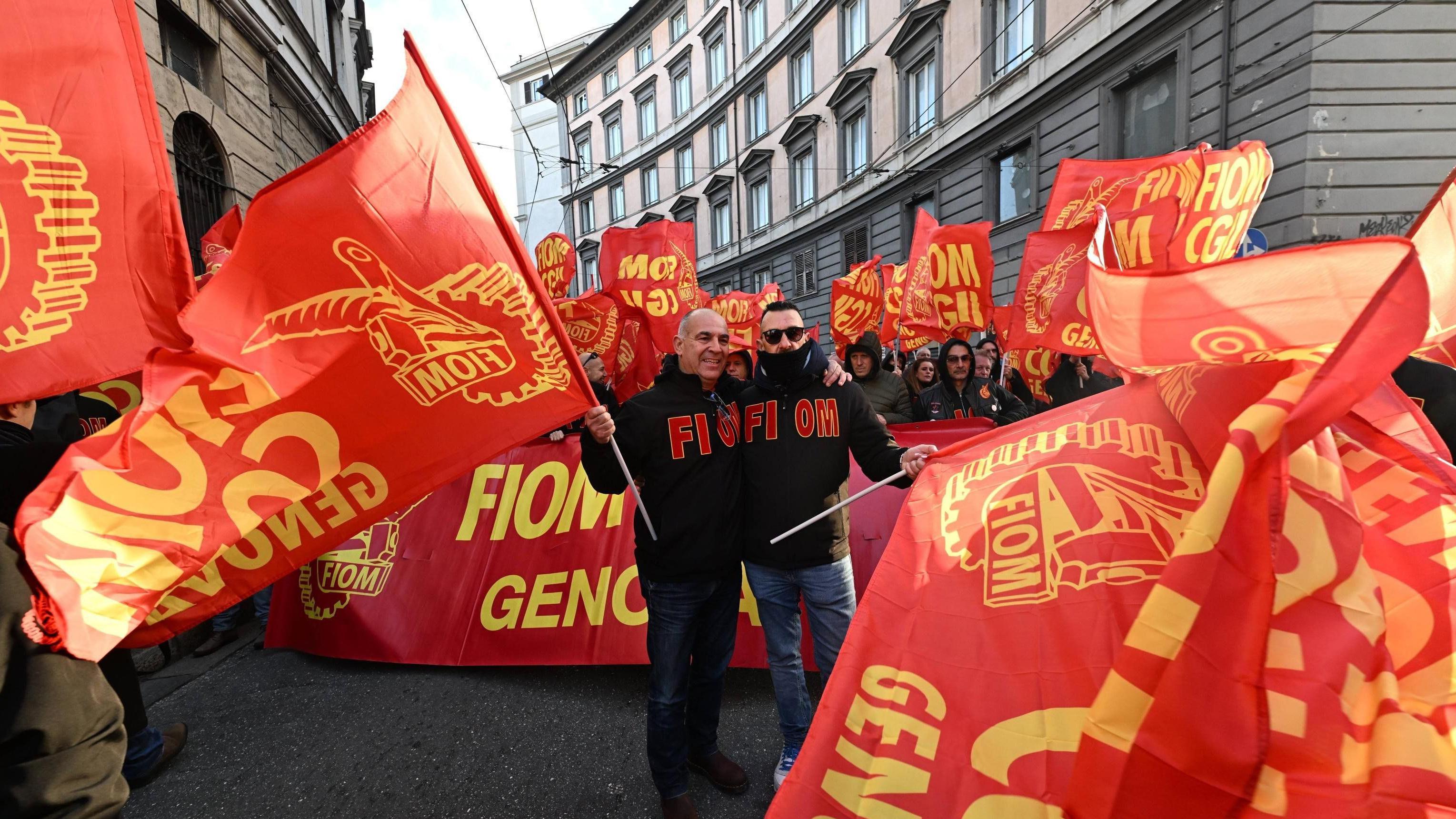 Protest radničkih sindikata u italijanskoj Đenovi, koji su stupili u štrajk nezadovoljni budžetskim planom vlade