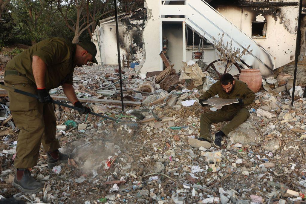 البحث عن أثر لرفات القتلى في بئيري
