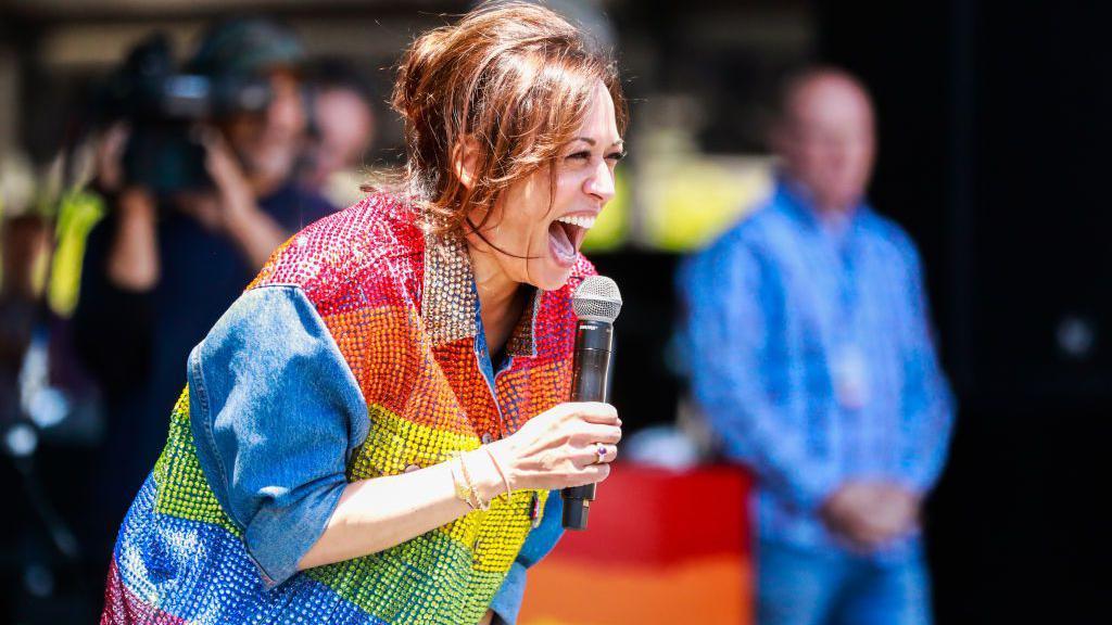 Kamala Harris en el desfile del orgullo en San Francisco en junio de 2019