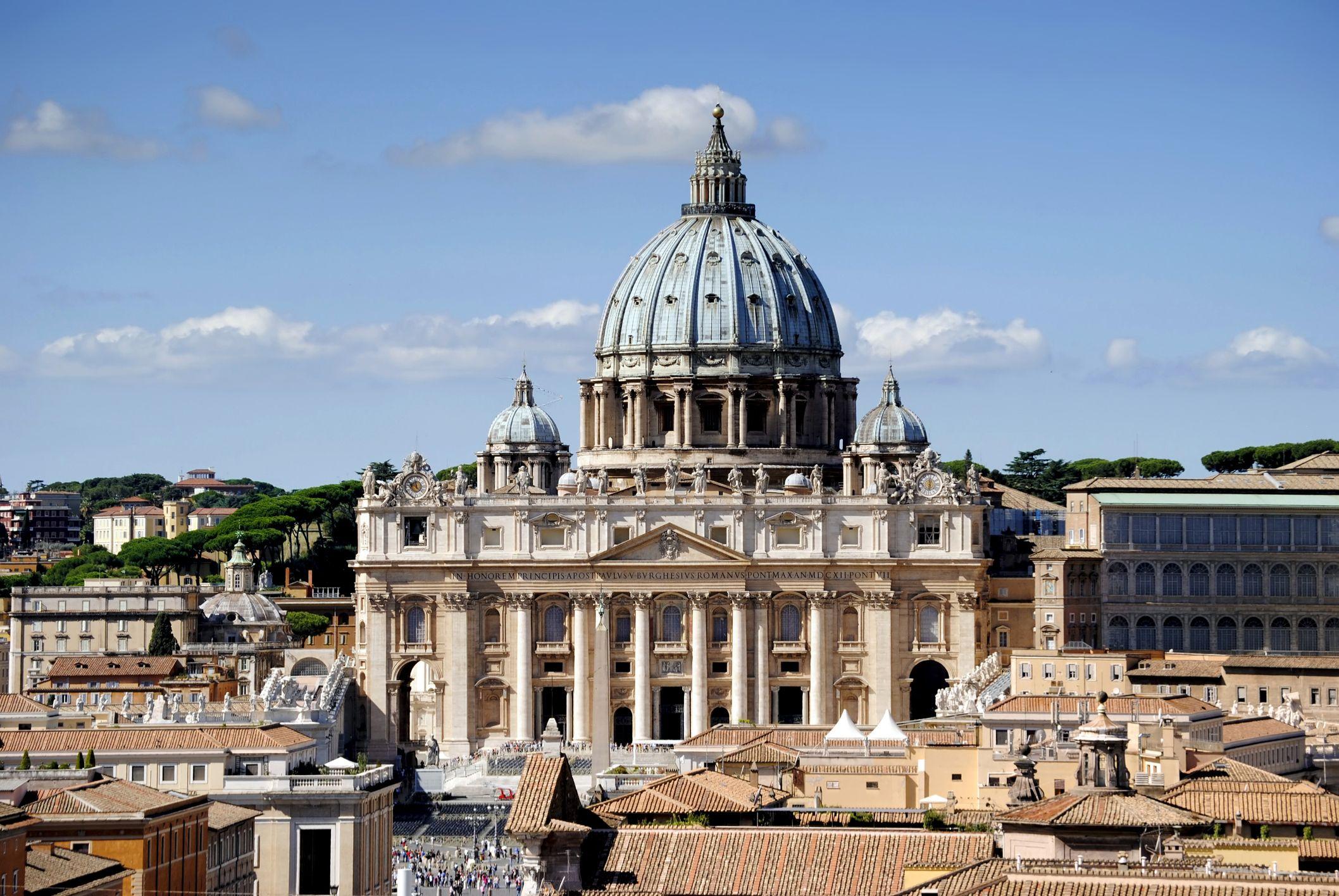 Vista de la Basílica de San Pedro, en Roma