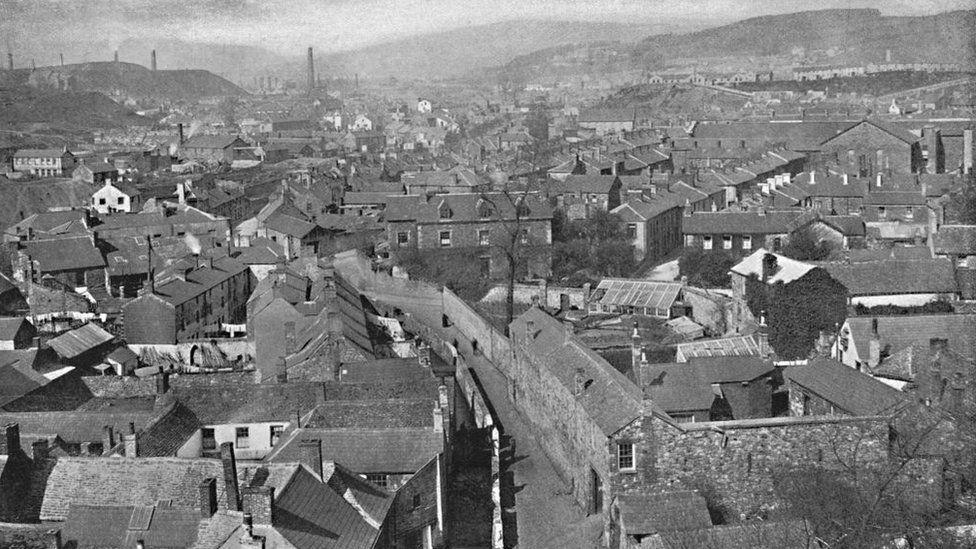 Fotografia em preto e branco do País de Gales no século 19