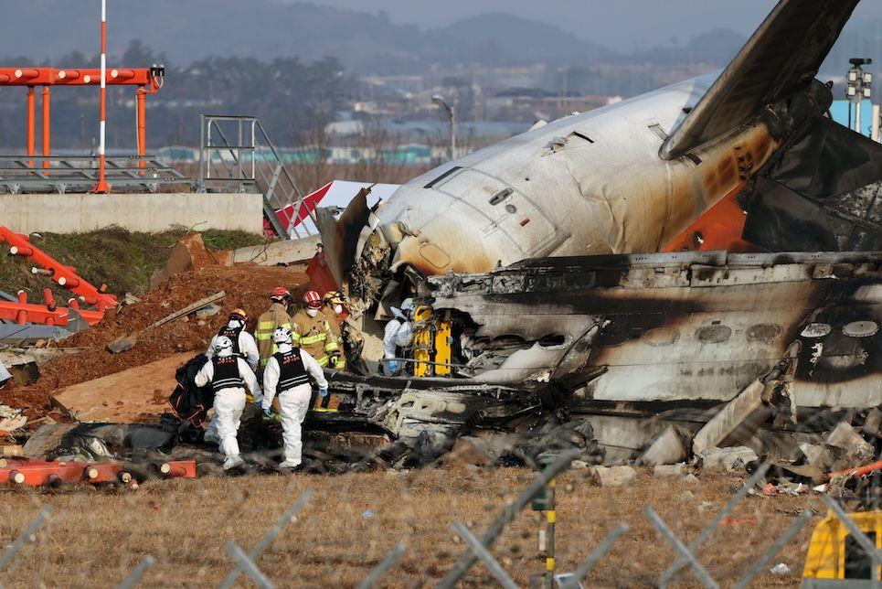 Spasioci traže žrtve pada aviona