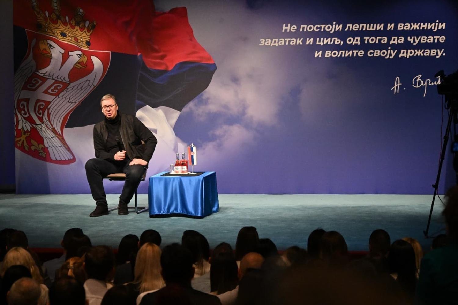 Vučića u Leskovcu dočekali protesti, on zapretio otkazima policajcima i tužiocima 2 Aleksandar Vučić u Leskovcu