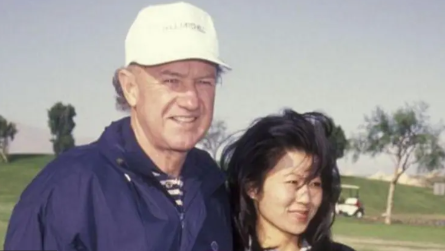 Gene Hackman y su esposa, Betsy Arakawa.