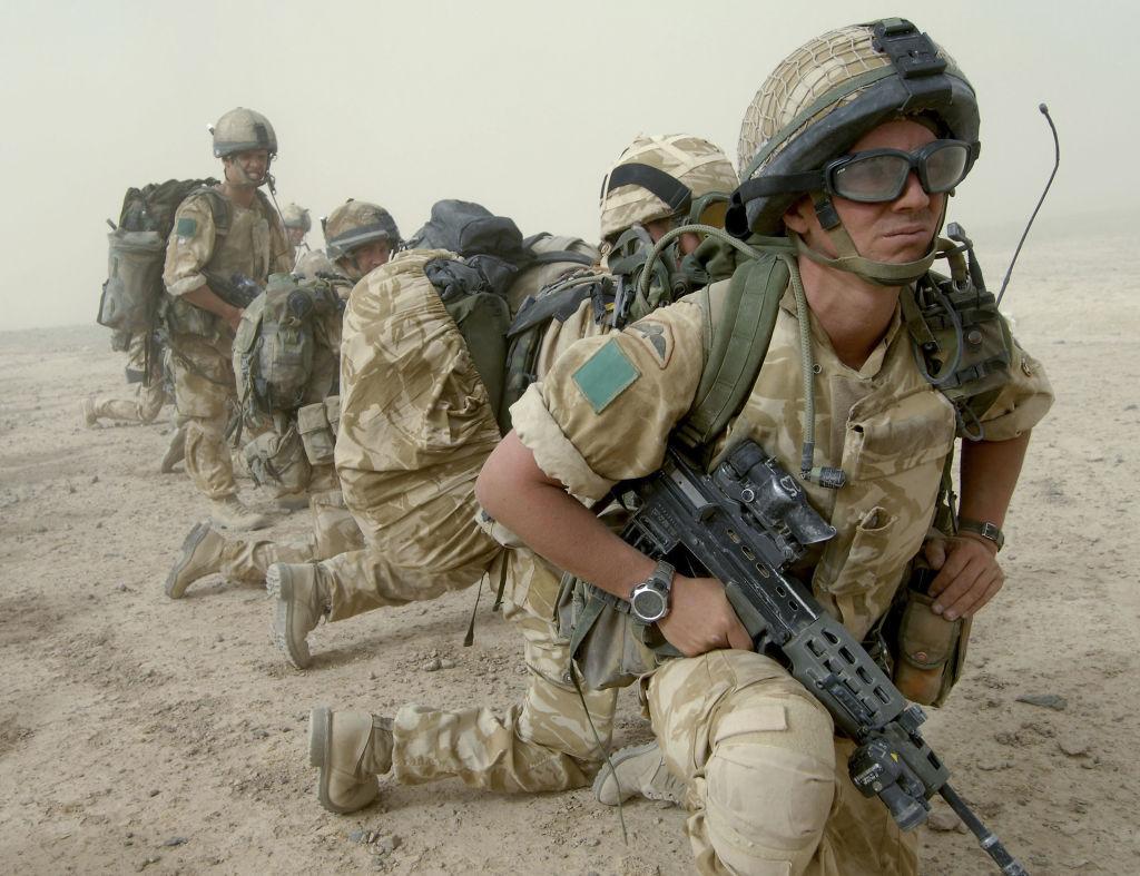 Soldados del Regimiento de Paracaidistas lideran el primer despliegue de Reino Unido en Helmand.