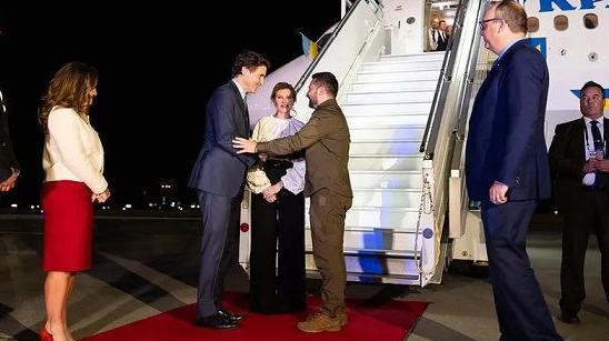 وصل الرئيس زيلينسكي وزوجته أولينا إلى كندا في 21 سبتمبر