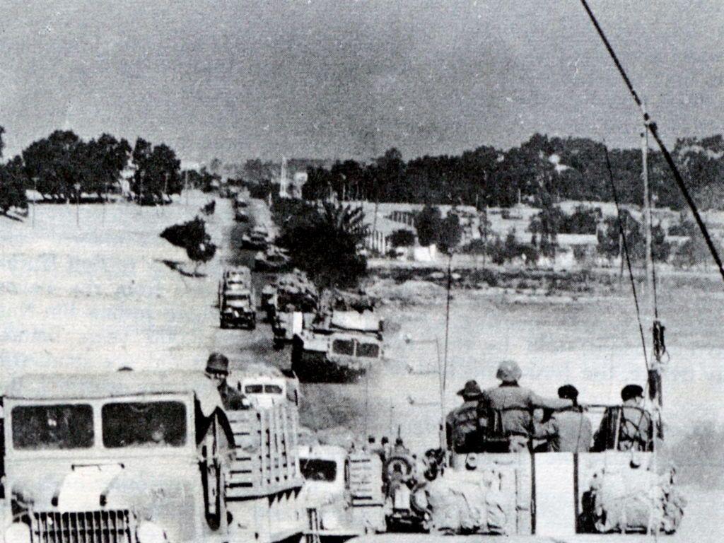 Tropas israelíes tomando Rafah en 1967.