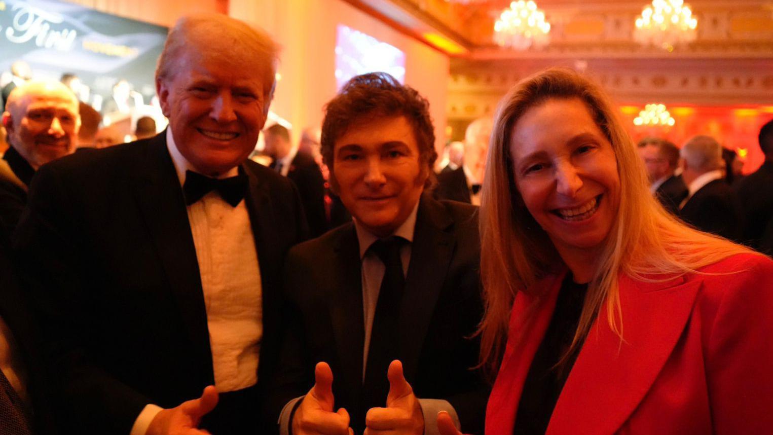 Donald Trump, Javier Milei y Donald Trump en Mar-a-Lago. 