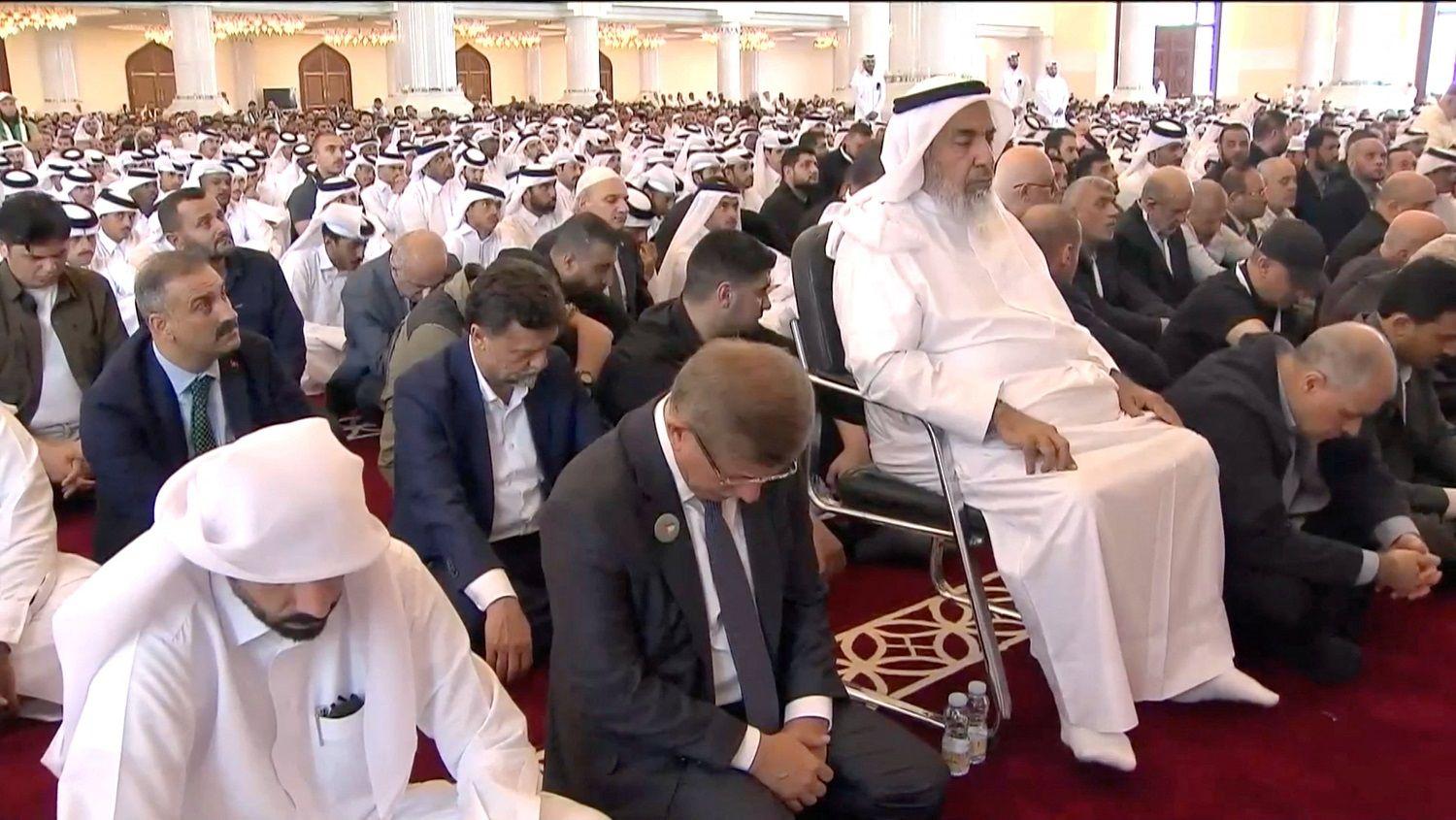 جانب من الحضور في قطر.