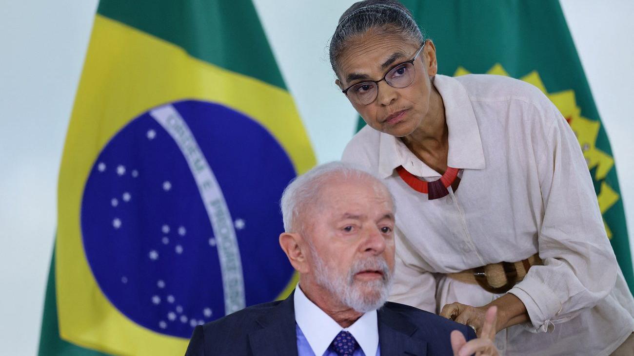 Lula ao lado da ministra do Meio Ambiente, Marina Silva