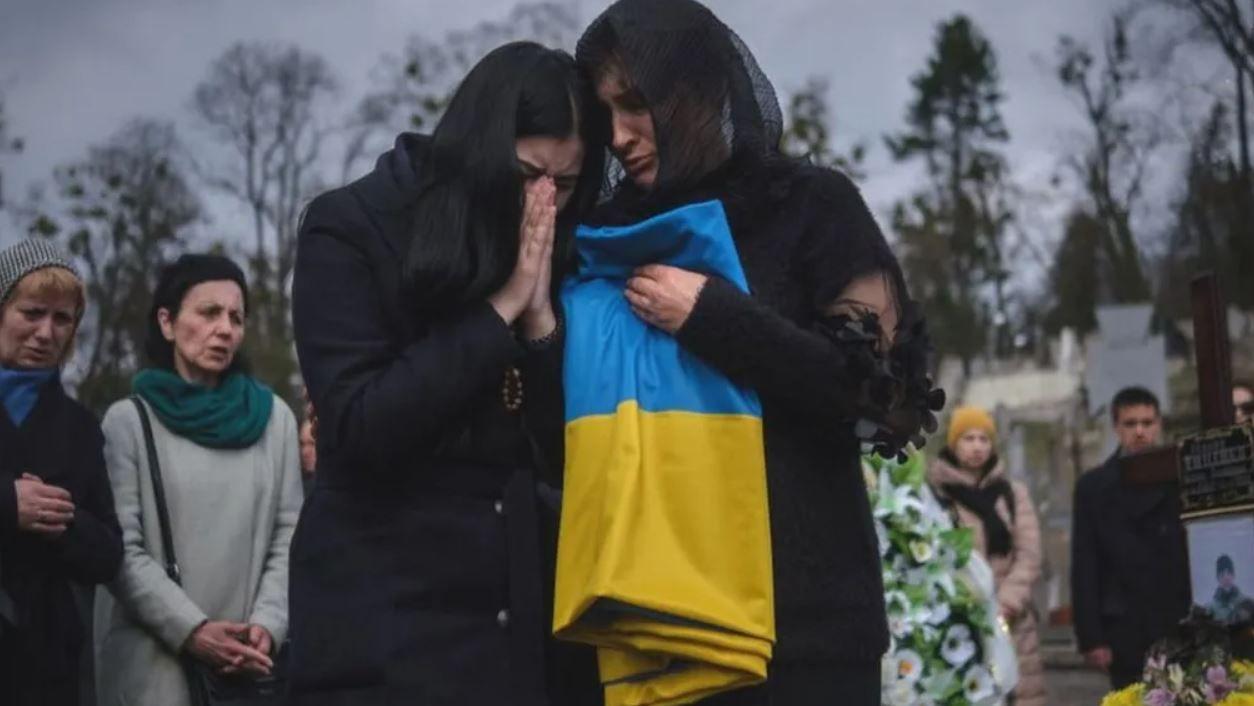 우크라이나는 2년째 러시아의 전면적 침공에 맞서고 있다