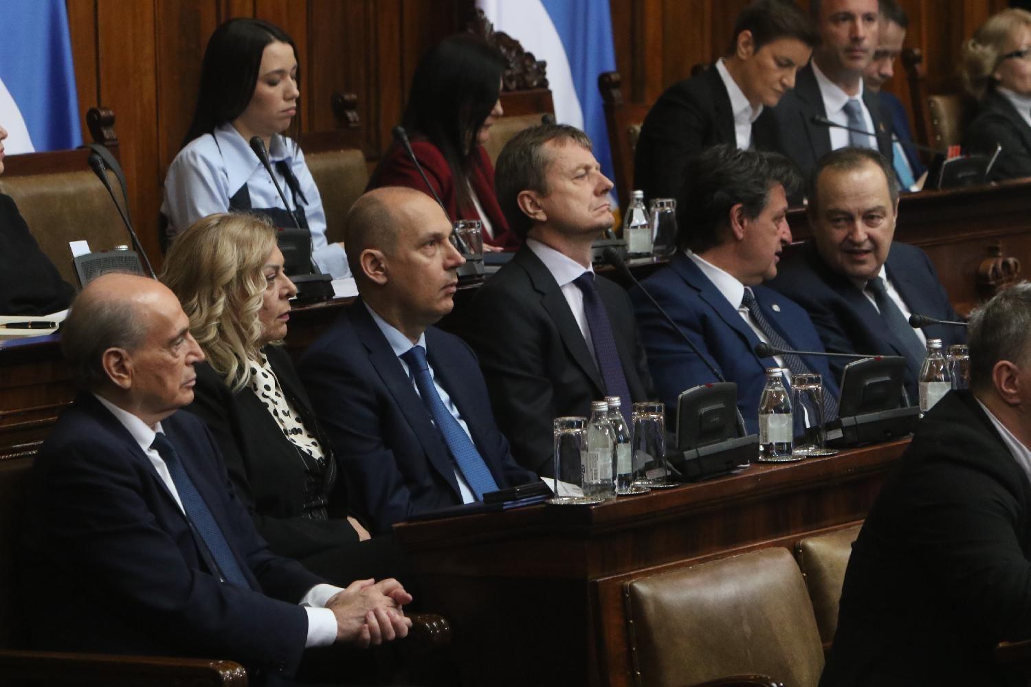 Šok u Skupštini Srbije: Podrška studentima iz klupa vladajuće koalicije 2 vlada srbije, ministri