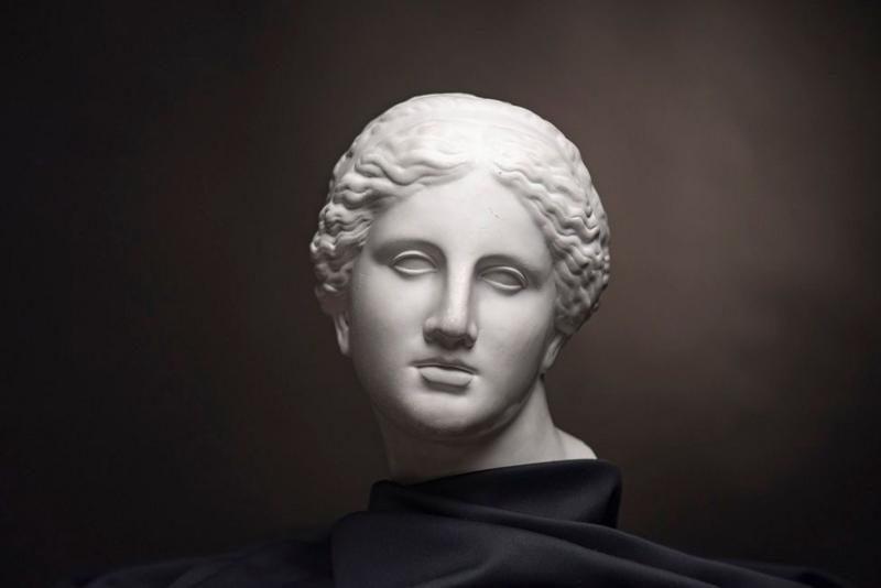 Busto de uma mulher grega