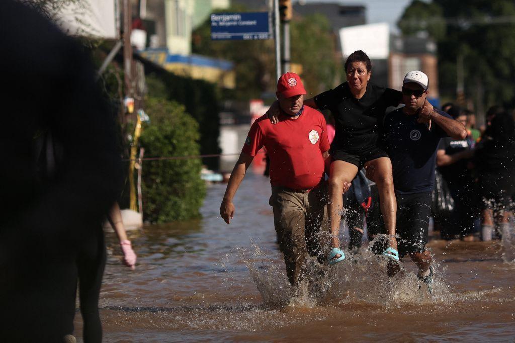 Mujer evacuada