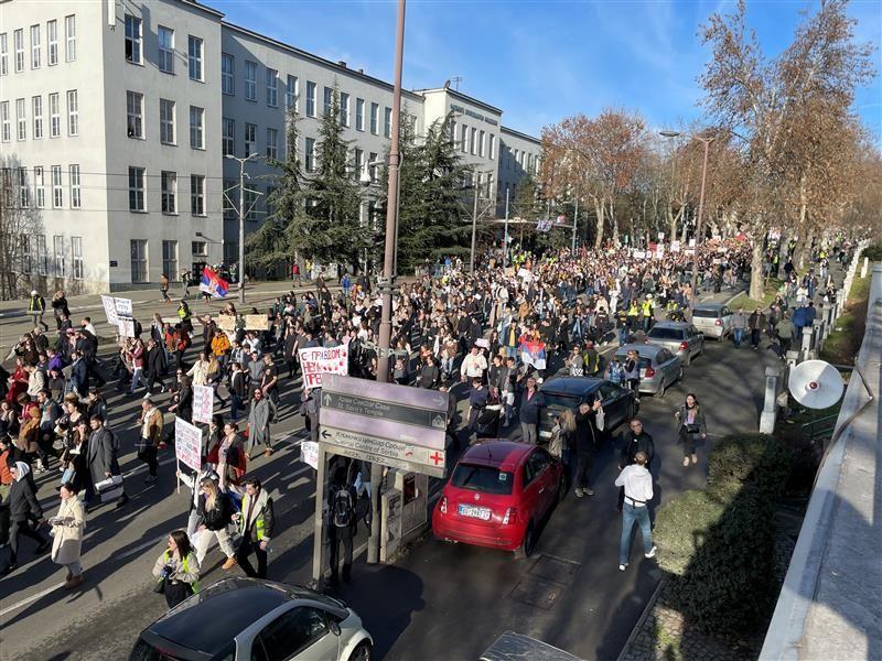 kolona studenata, studentski protest, blokada autokomande