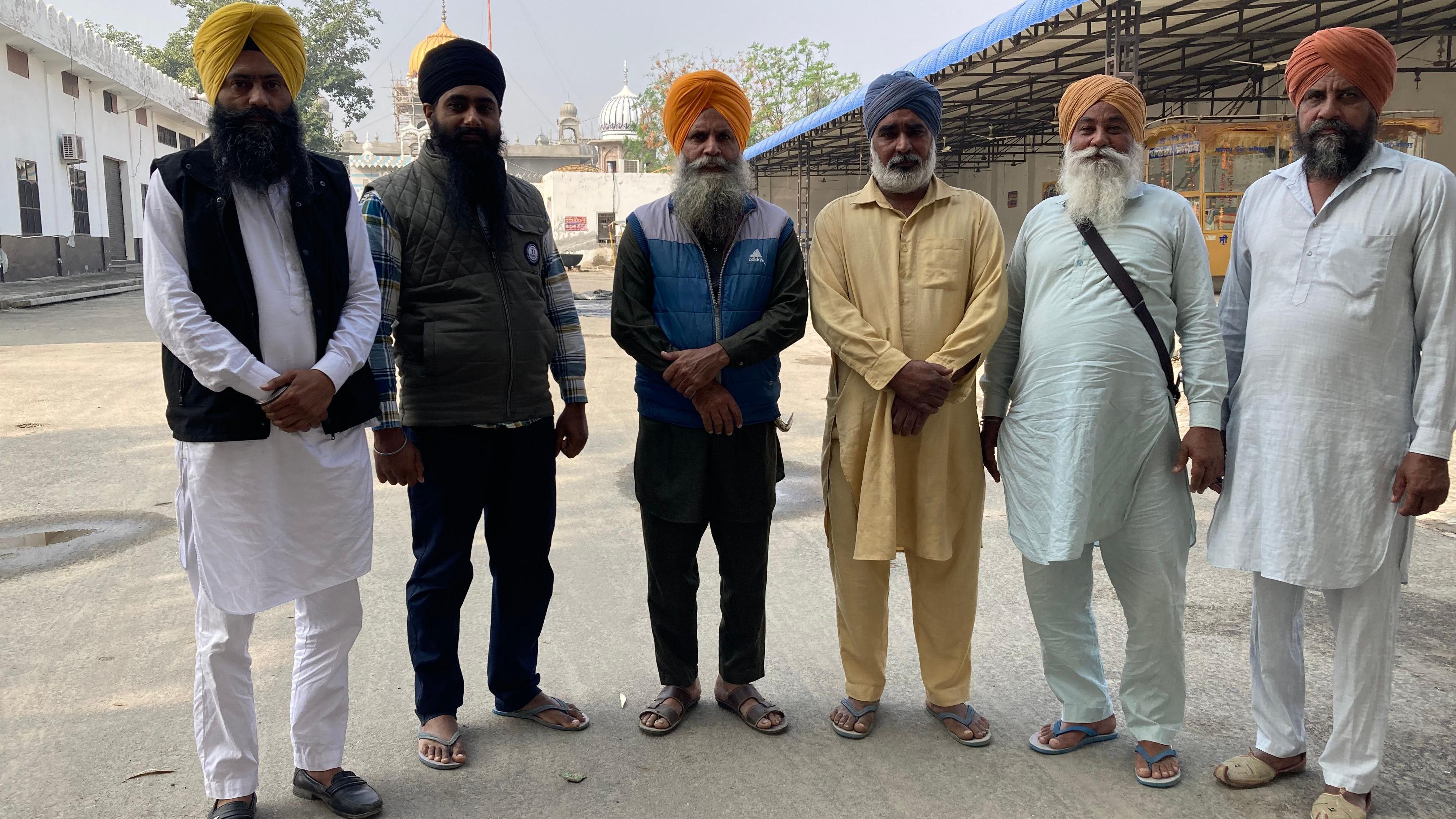 ਪਿੰਡ ਵਾਸੀ
