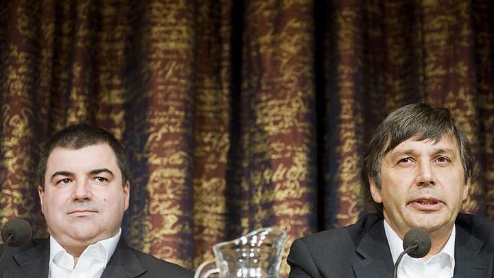 Konstantin Novoselov (à esquerda) e Andre Geim (à direita), ganhadores do Prêmio Nobel em 2010