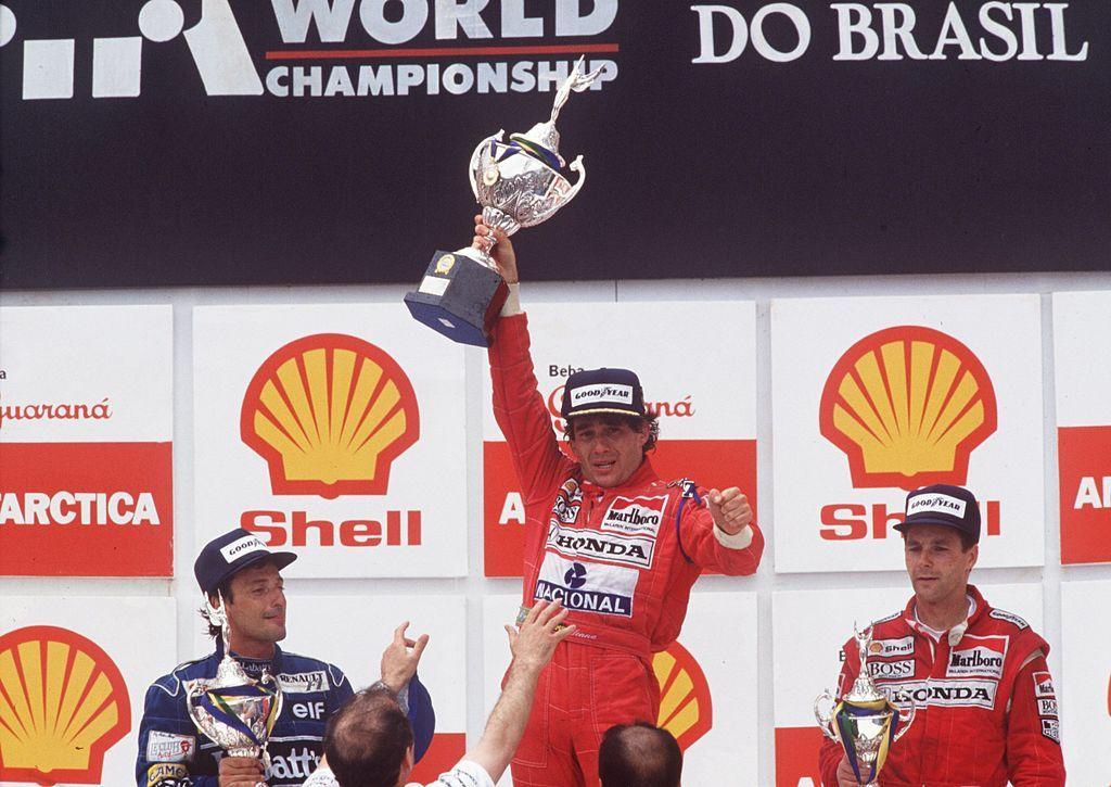 Ayrton Senna no pódio em Interlagos