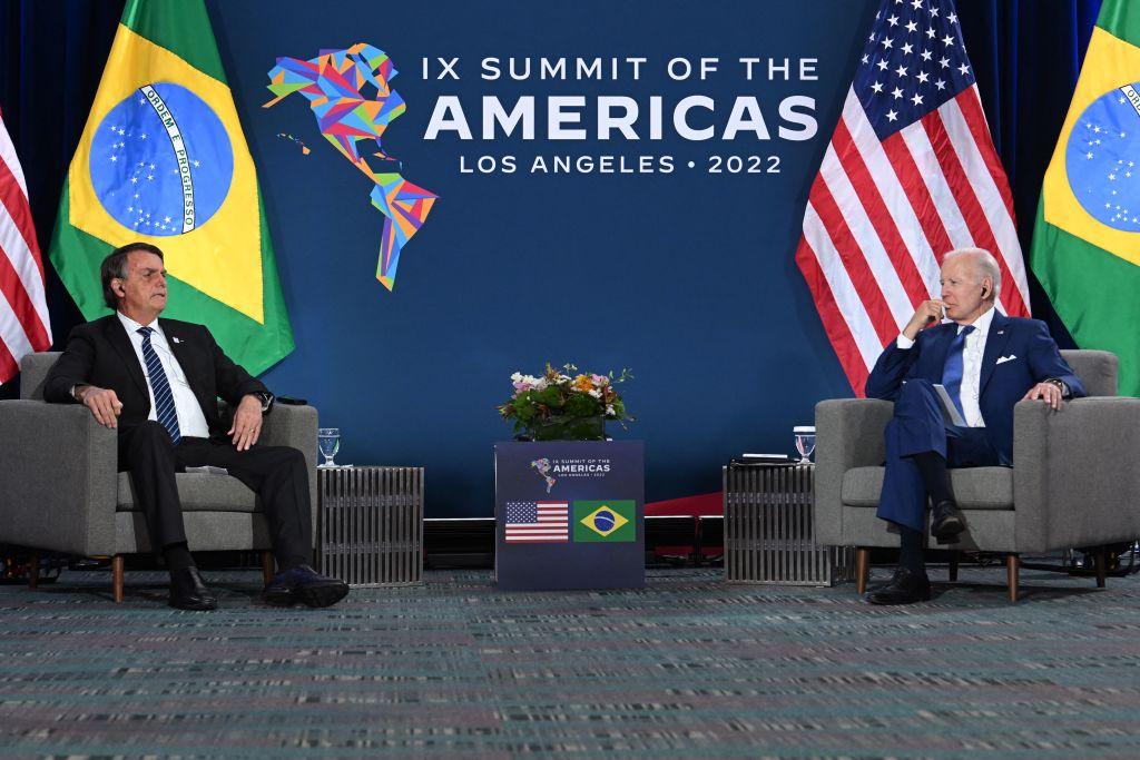 Bolsonaro e Joe Biden na Cúpula das Américas em 2022