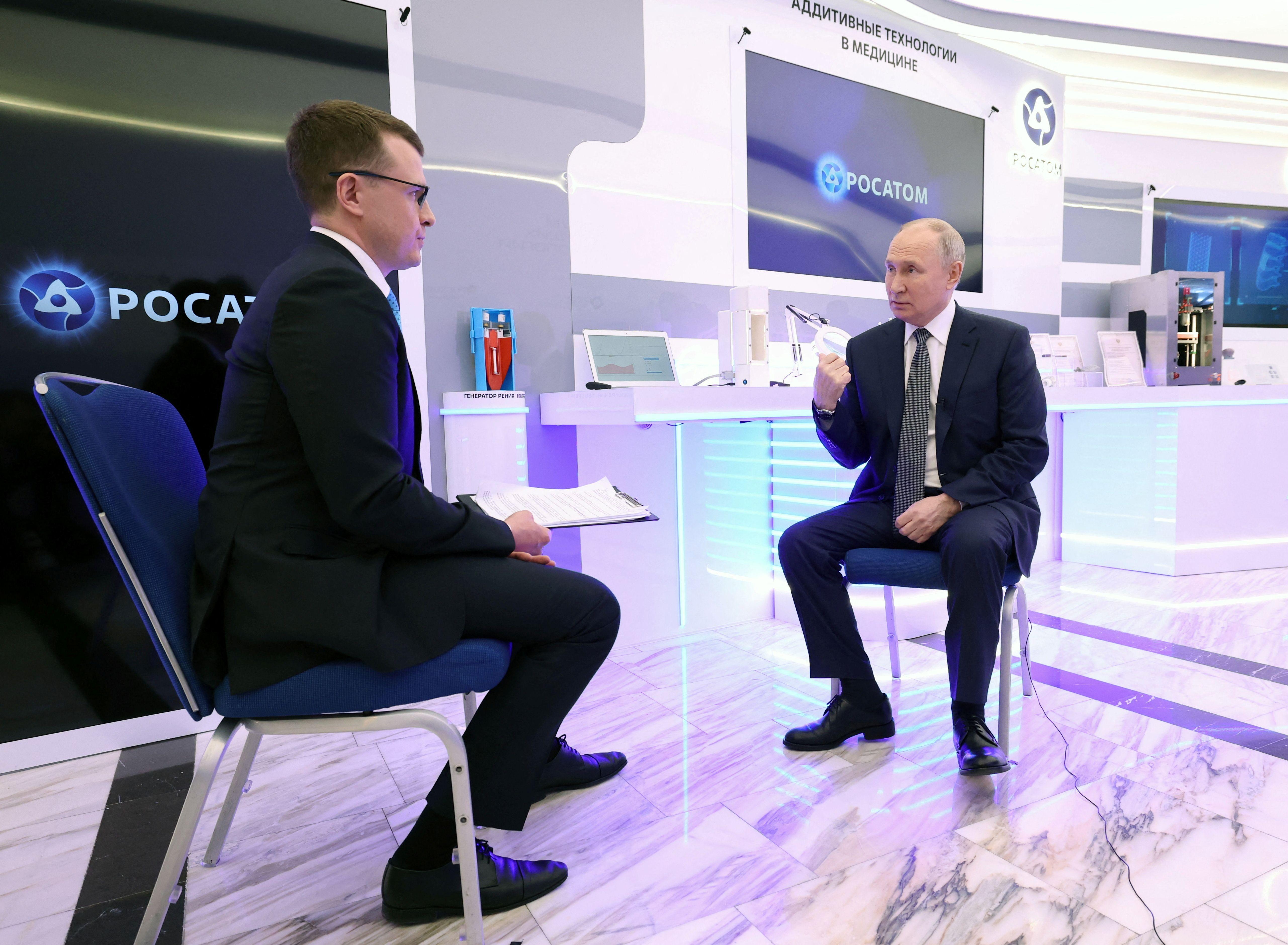 Putin en su entrevista con el periodista Pavel ZarubinPutin en su entrevista con el periodista Pavel Zarubin