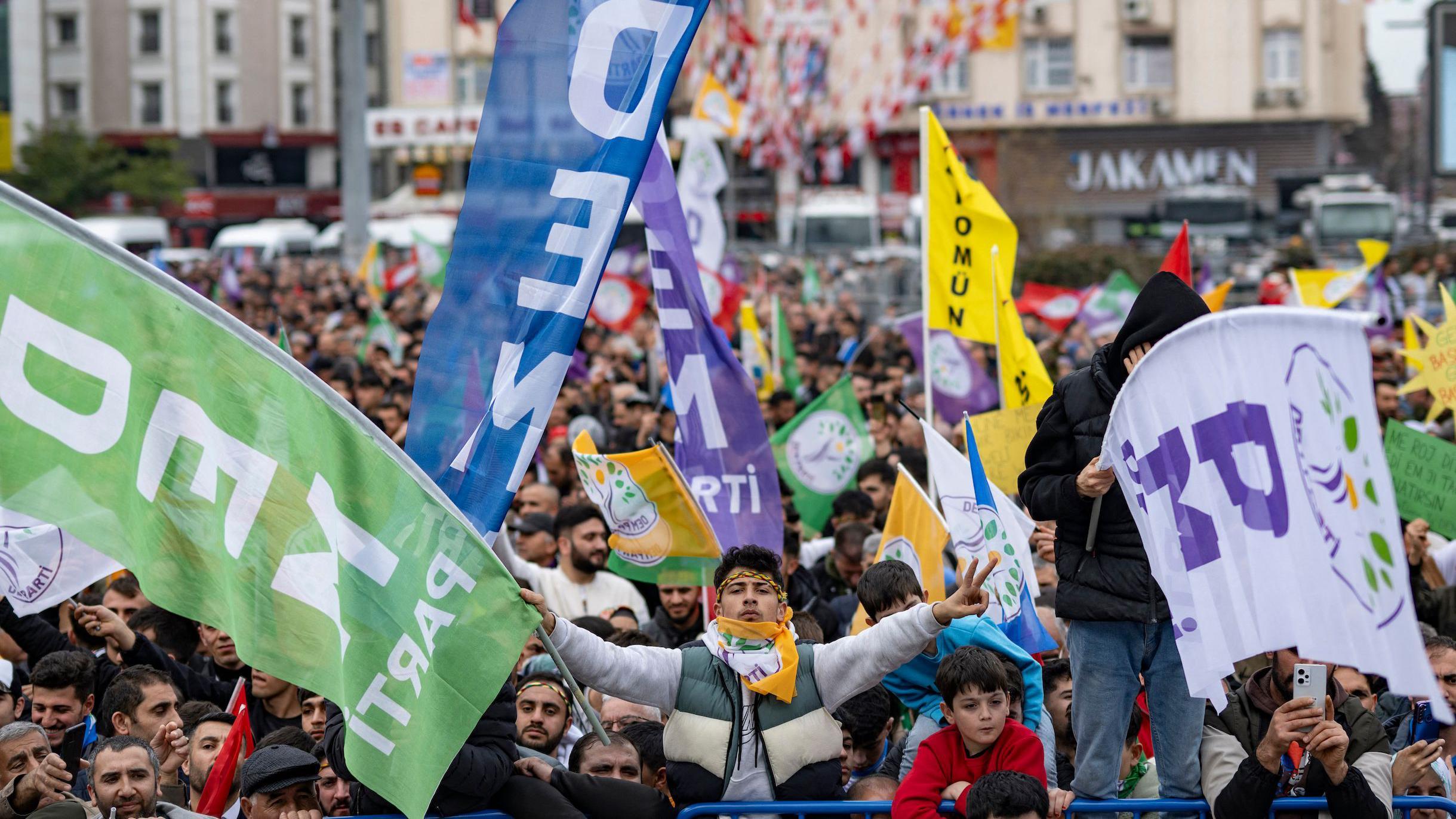 Partai Dem pro-Kurdi