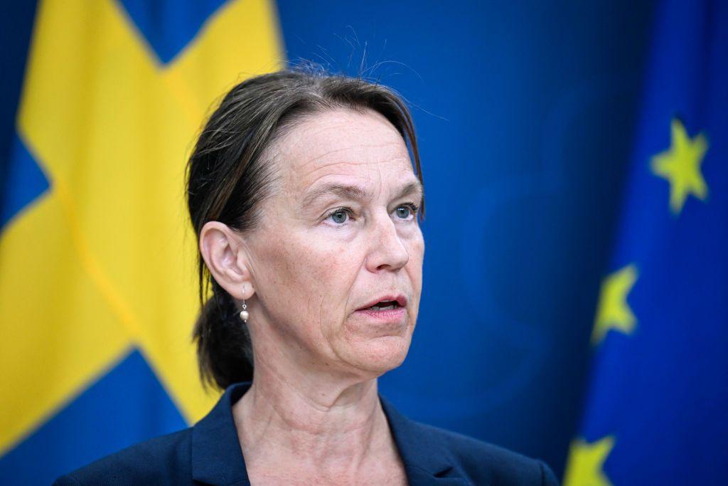 Menurut Olivia Wigzell, kepala badan kesehatan masyarakat Swedia, orang yang terinfeksi itu telah mendapat perawatan di Stockholm.