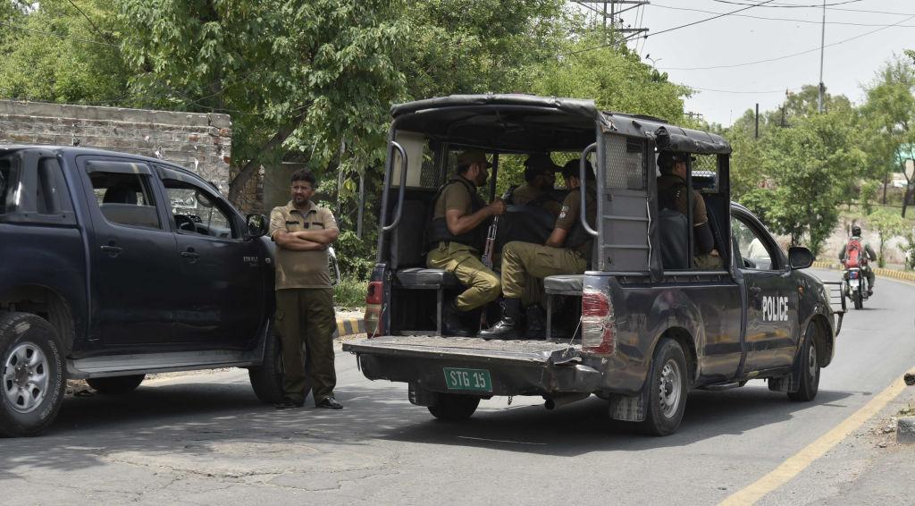 زیادہ تر گرفتاریاں رات کو گھروں پر چھاپے مار کر کی جاتی ہیں