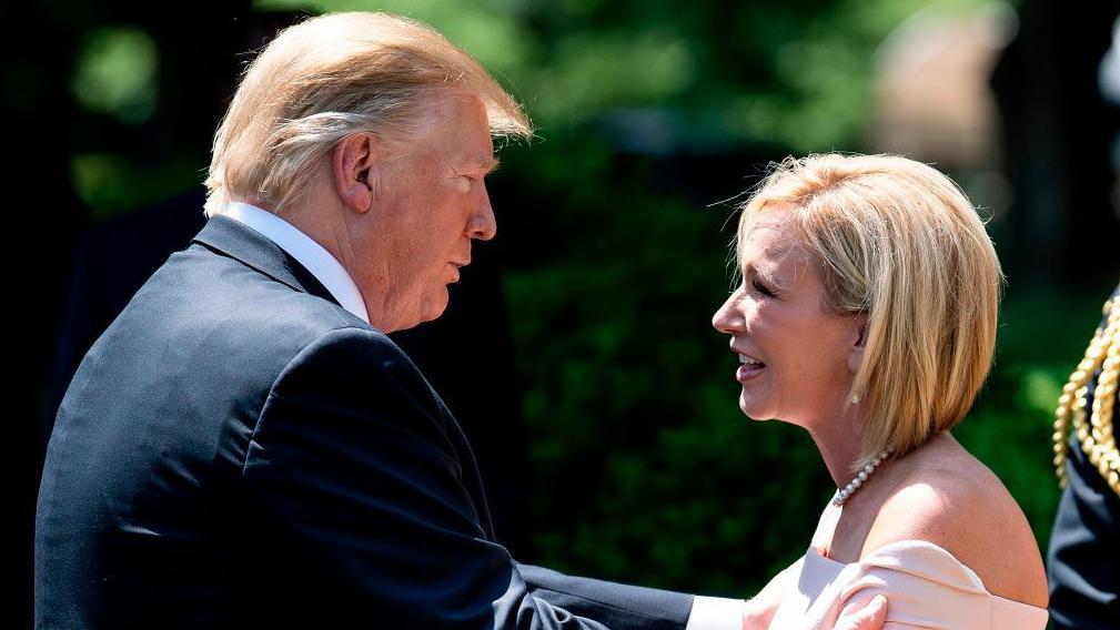 Donald Trump y Paula White-Cain