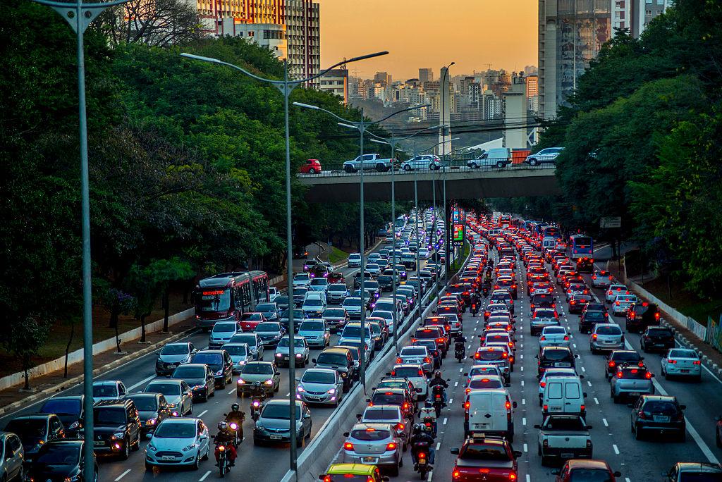 Trânsito de carros