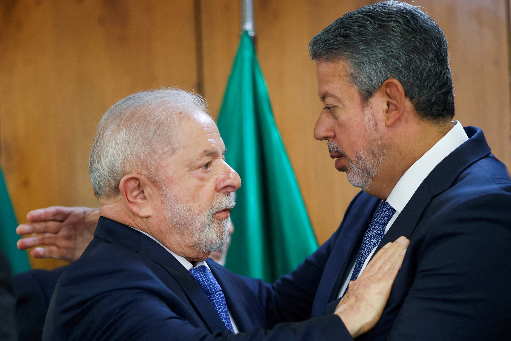 Luiz Inácio Lula da Silva e o presidente da Câmara, Arthur Lira