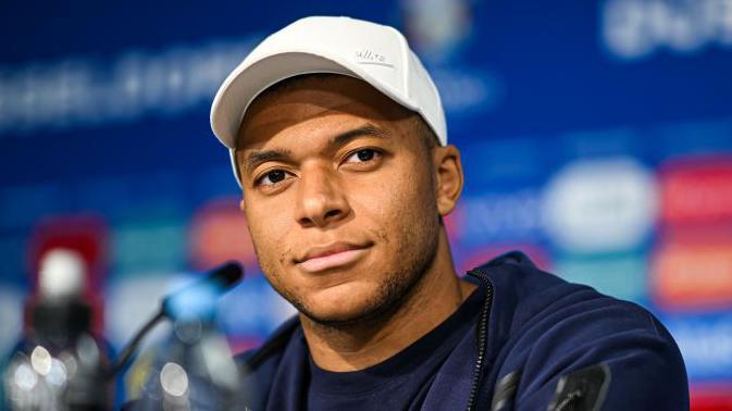 Mbappé urges youth to vote against extremists