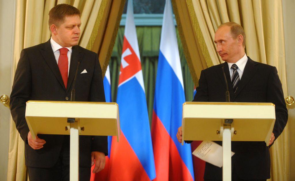 Robert Fico y Vladimir Putin.