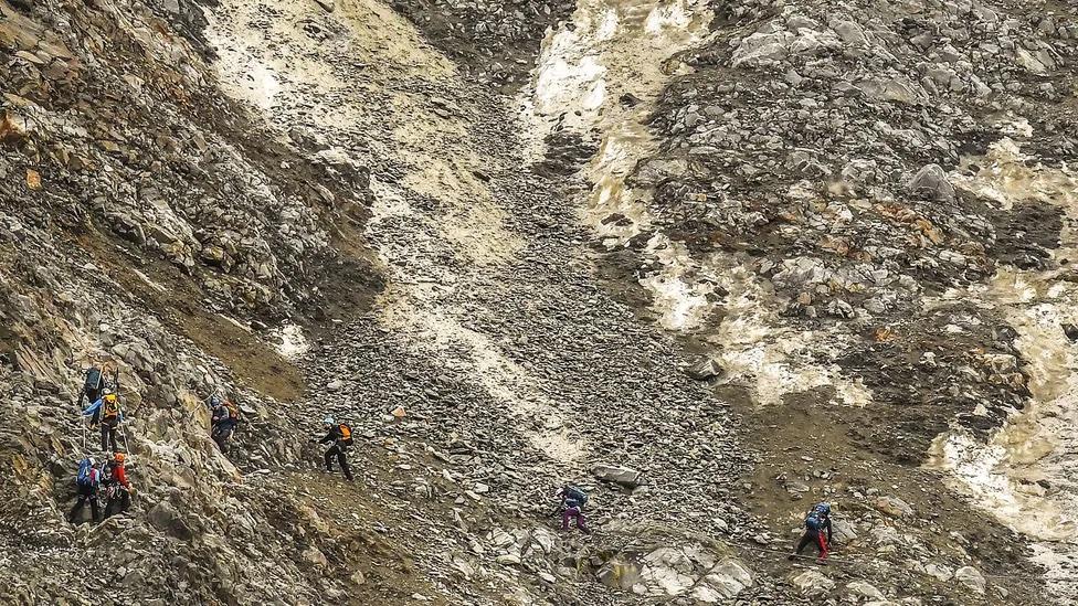 Couloir Goter telah menjadi sangat berbahaya bagi pendaki gunung di Mont Blanc dan beberapa pemandu sekarang menolak untuk menggunakan rute tersebut
