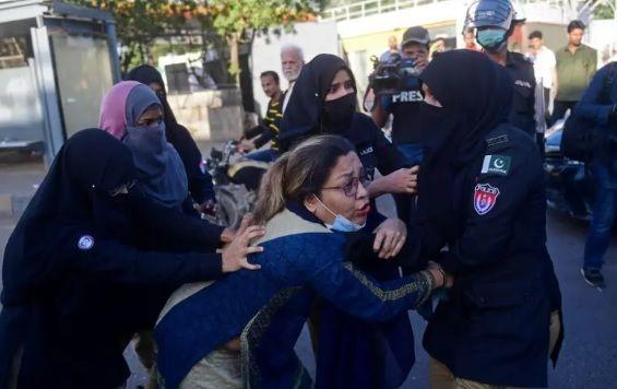 نو مئی کے پر تشدد واقعات کے بعد گرفتار ہونے والی پی ٹی آئی کی خواتین کارکنان