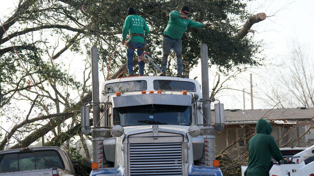 Four killed as tornadoes rip through southern US