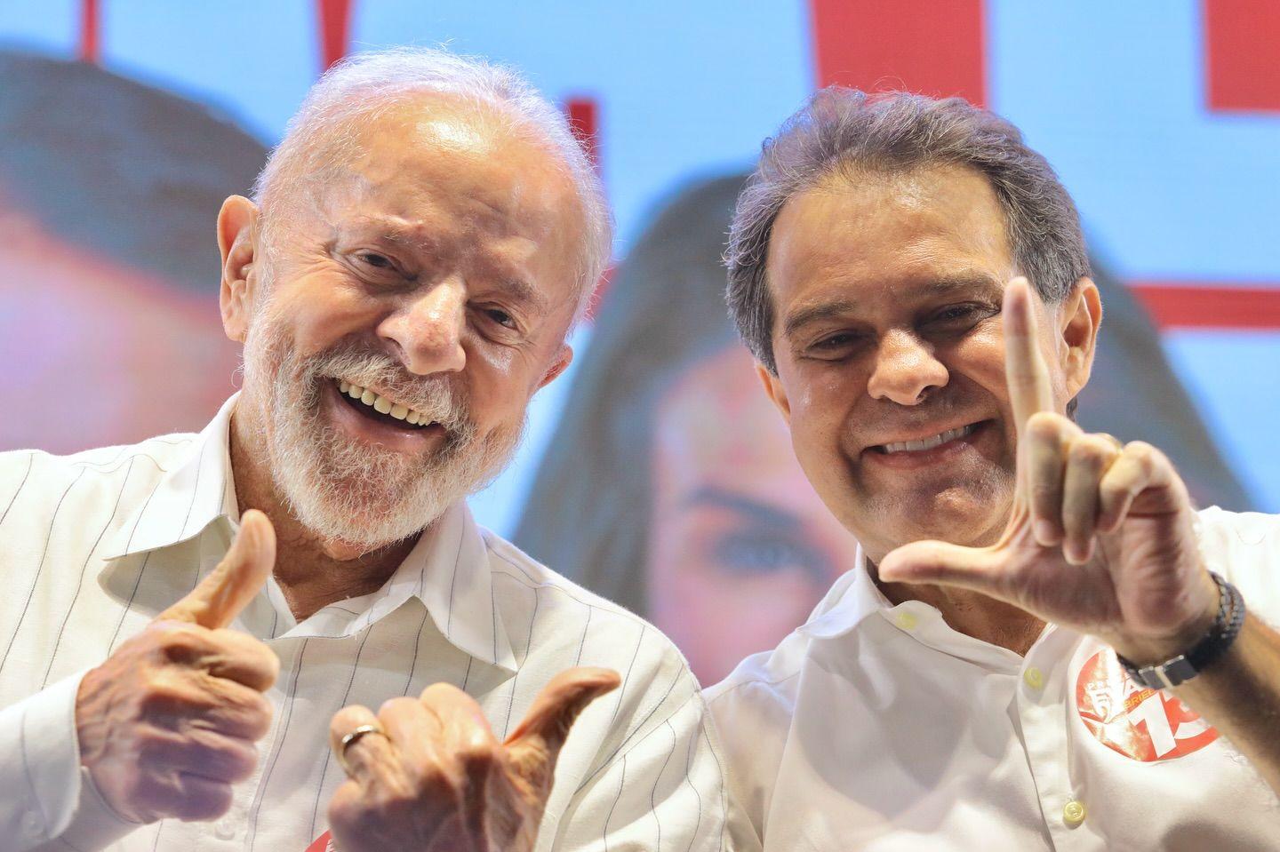 Lula e Leitão, dois homens sorrindo